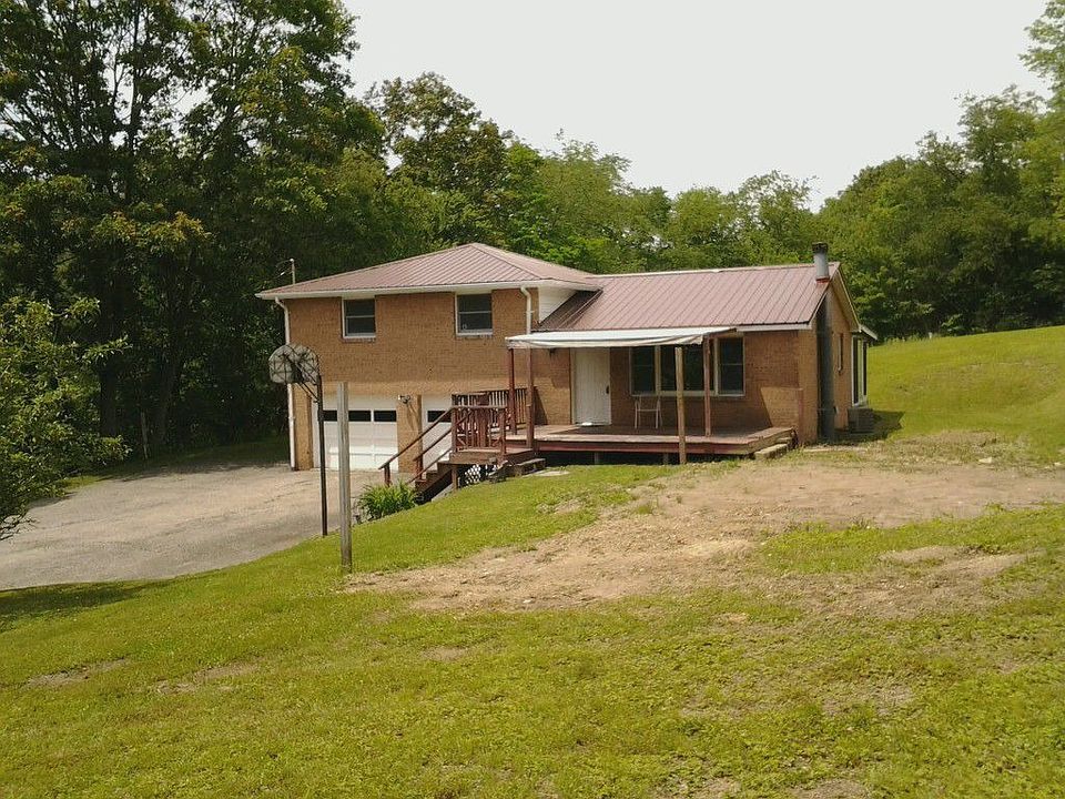 1104 Maple Road (Parks Twp.)
