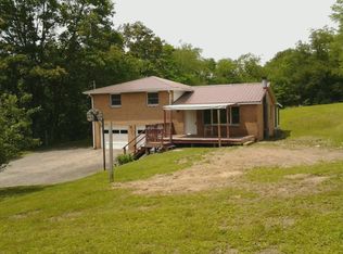 1104 Maple Rd, Vandergrift, PA 15690