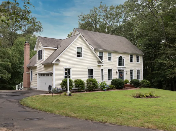 35 Essex Hills Drive, Essex, CT 06426