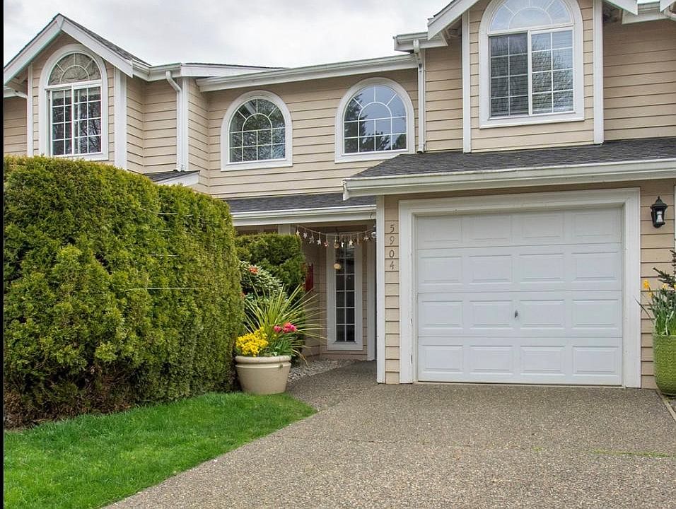 1st image of 5904 Chardonnay Dr SE #5904