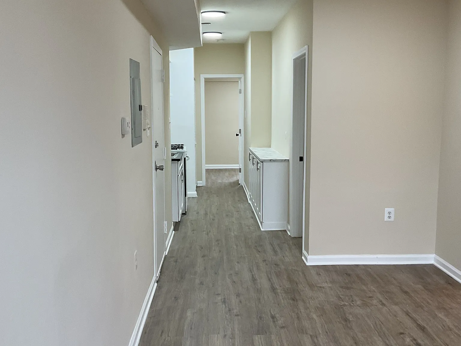 2 bed, 900 sqft, $2,050 — Photo 3