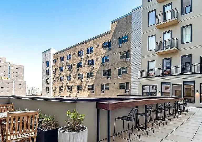 58 Vanderbilt Ave #9Z — Photo 8