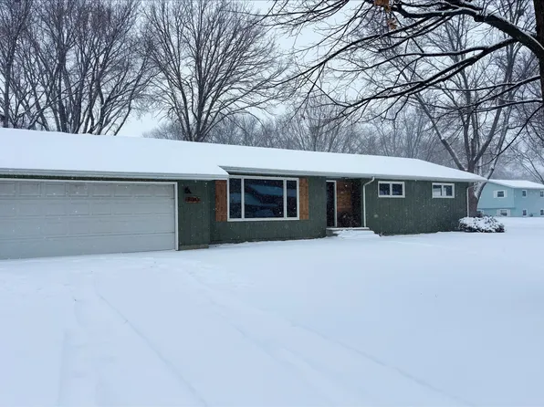 700 S 1st St, Marshall, MN 56258