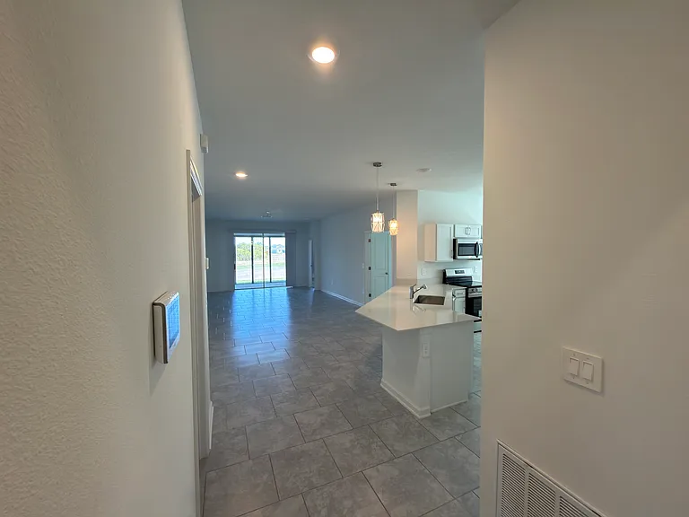 521 Reggie Rd — Photo 6