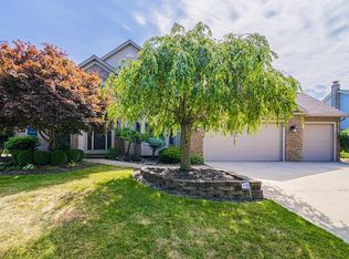 375 Longspur Rd, Highland Heights, OH 44143