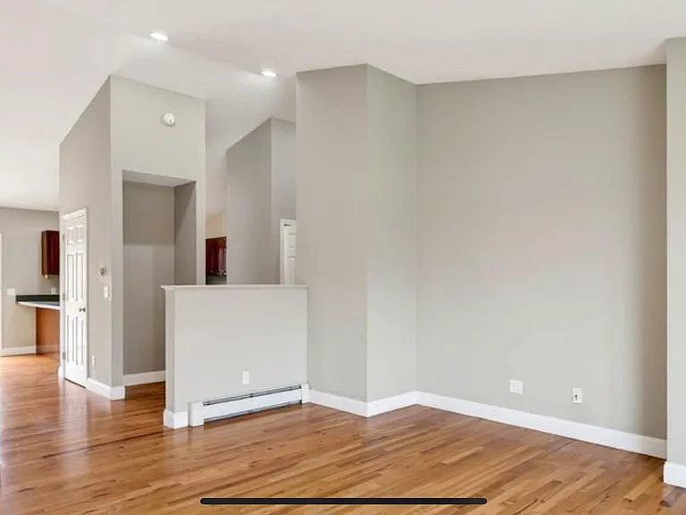 34 Maurice Way — Photo 12