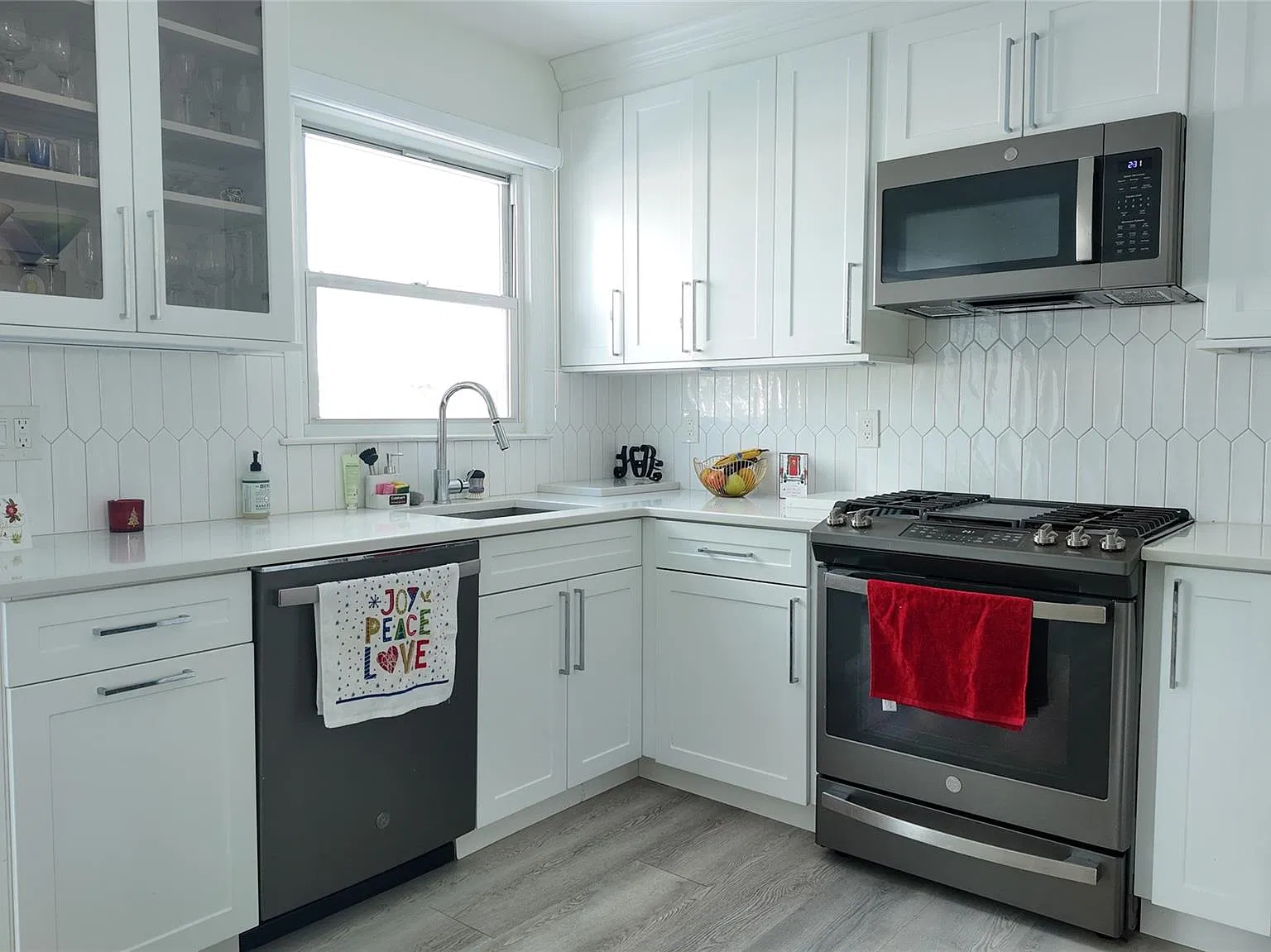 1 bed, 1.0 bath, 800 sqft, $2,350 — Photo 3