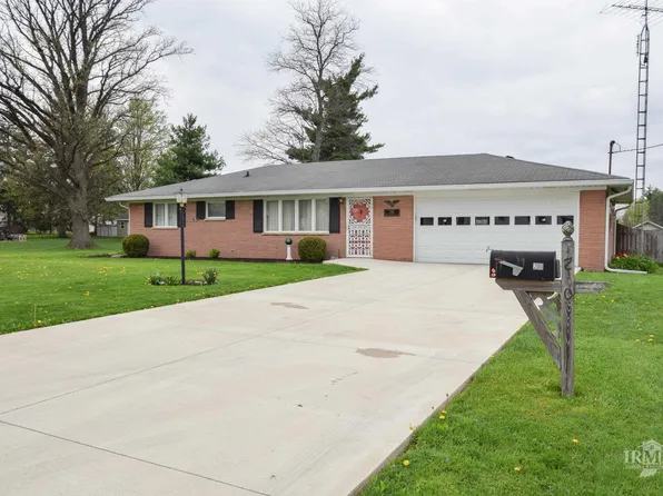 210 W Granville Ave, Albany, IN 47320