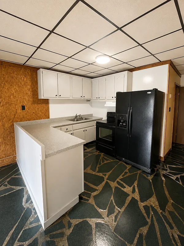 2 bed, 1.0 bath, 1042 sqft, $930 — Photo 2