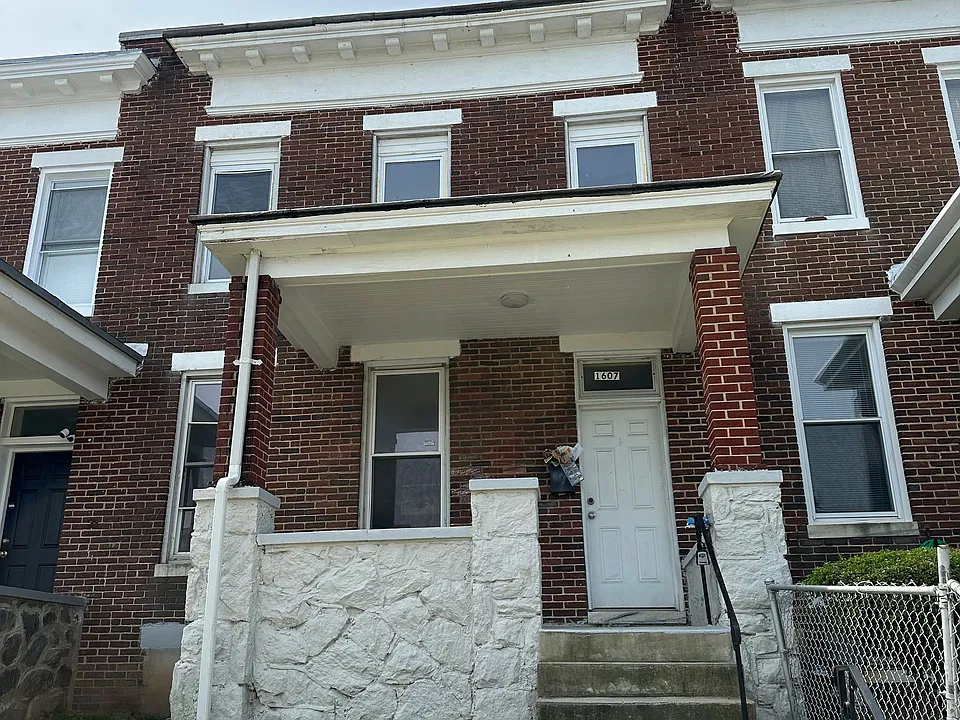 1607 Chilton St