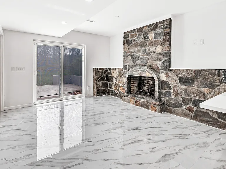 1620 N Peters Ln — Photo 6