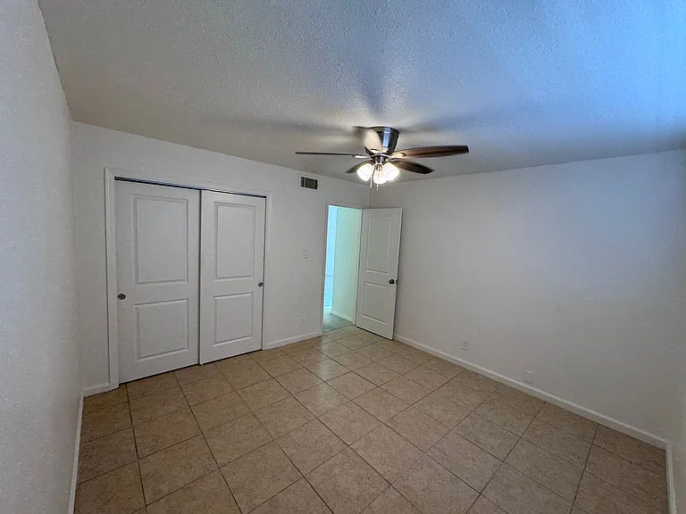 310 S Kentucky Ave — Photo 7