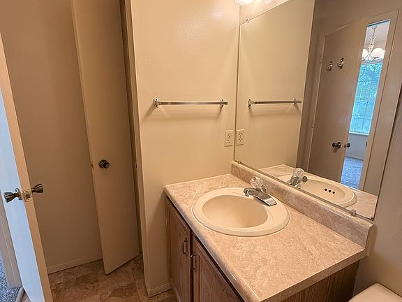 5th image of 293 Sycamore Dr #31