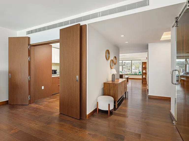 1555 Kapiolani Blvd #2000 — Photo 8