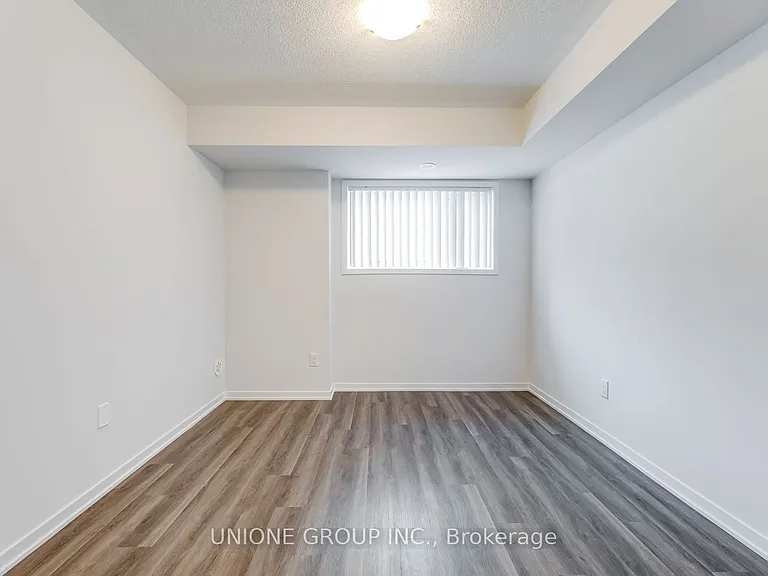 260 12th St #19 — Photo 19