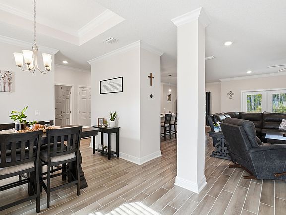 3rd image of 158 Bentgrass Rd S