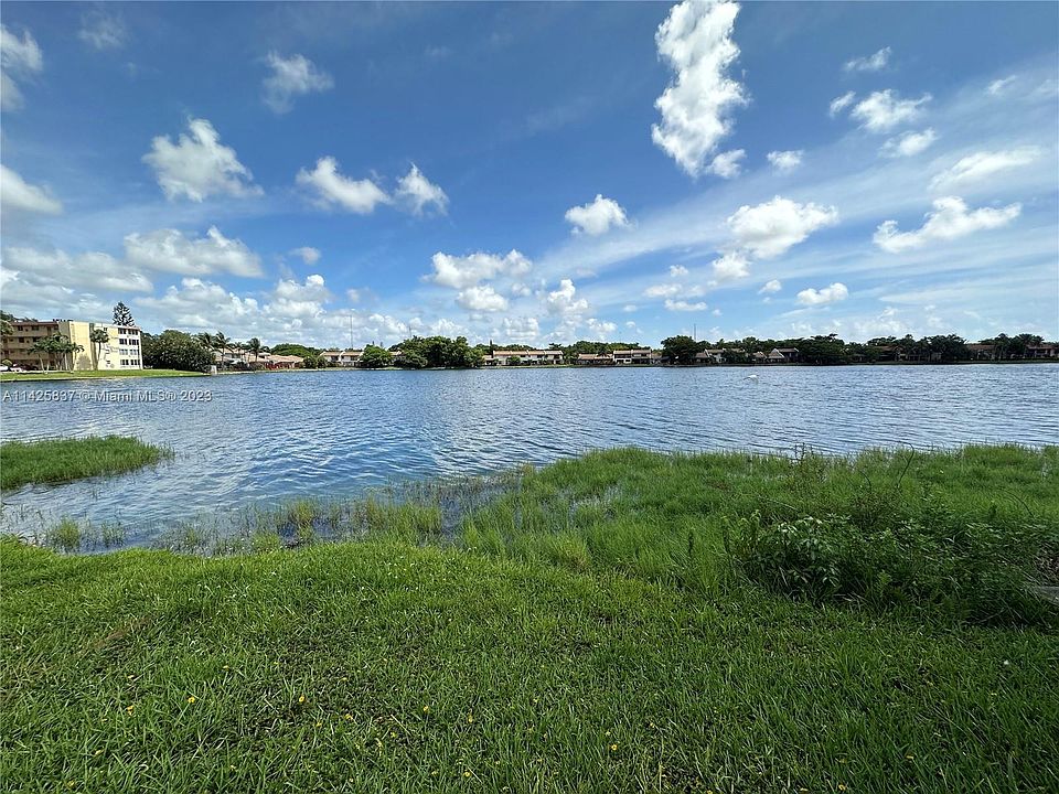 1st image of 671 NE 195th St APT 211E