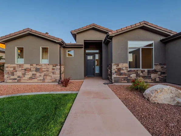 484 E Mohawk Dr, Kanab, UT 84741