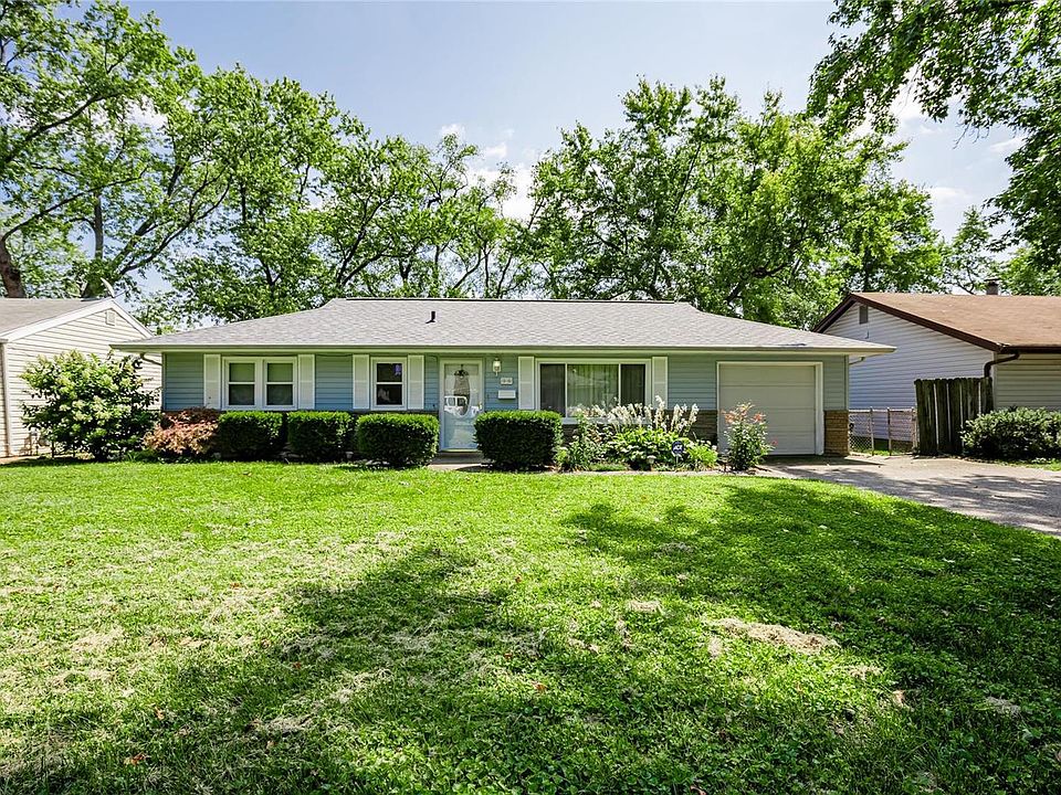 15 Elwood Ct, Florissant, MO 63031 Zillow
