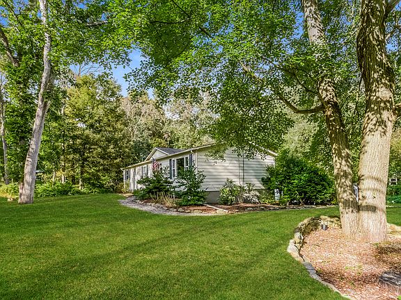 92 Cow Hill Road