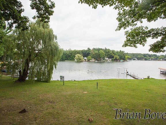 2nd image of 8740 Brower Lake Dr NE