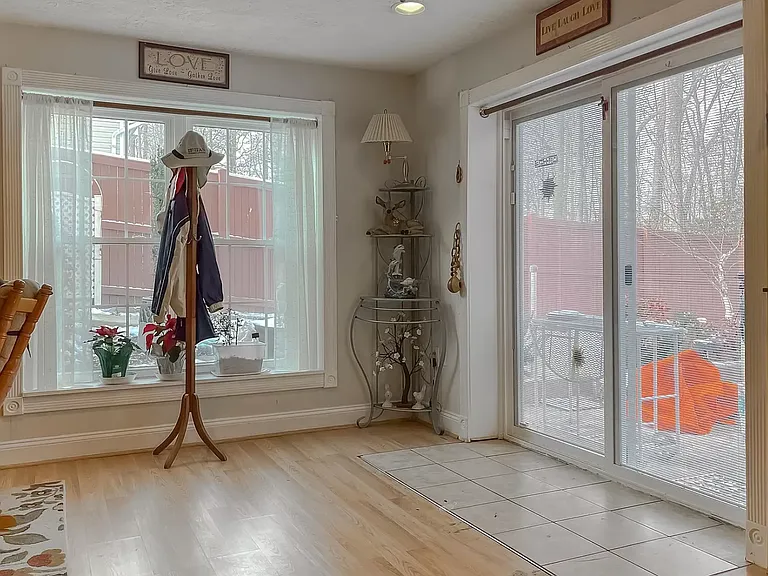109 Discovery Ct — Photo 3