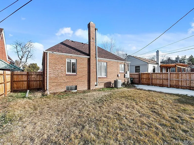 3085 Clermont St — Photo 31