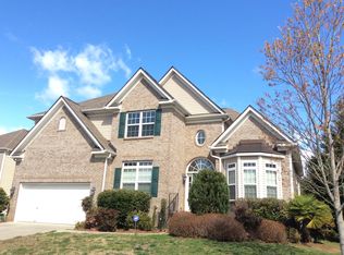 8216 Penman Springs Dr, Waxhaw, NC 28173