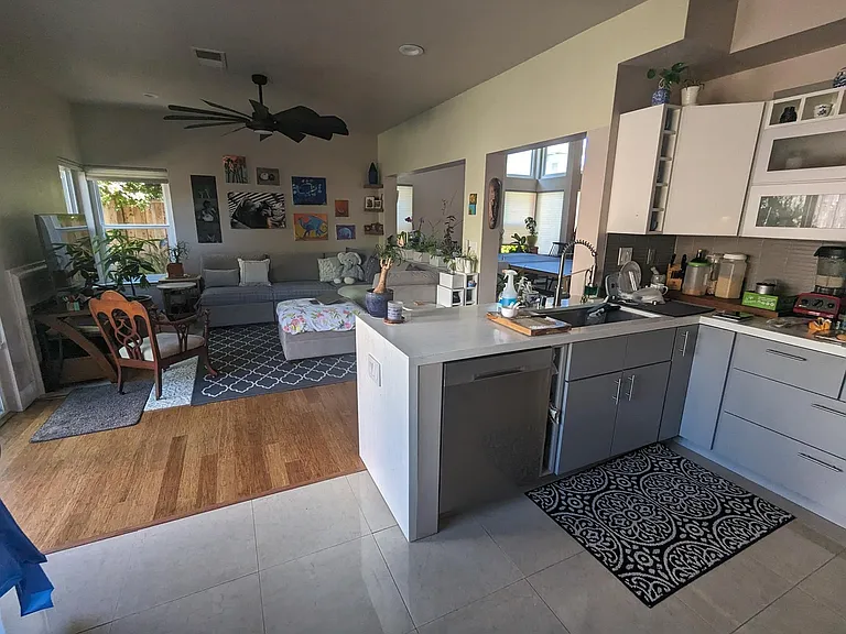 34366 Dunhill Dr — Photo 2
