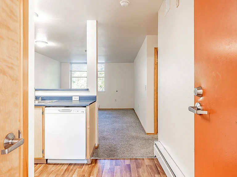 INCOME RESTRICTED Affordable Apartments in Hazelwood! — Photo 37