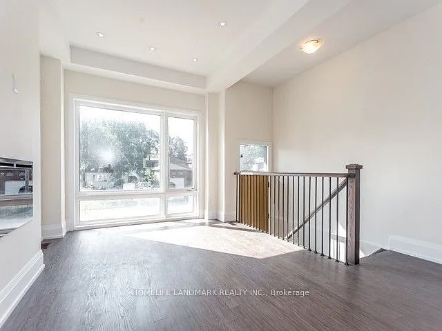 248 Finch Ave E — Photo 3