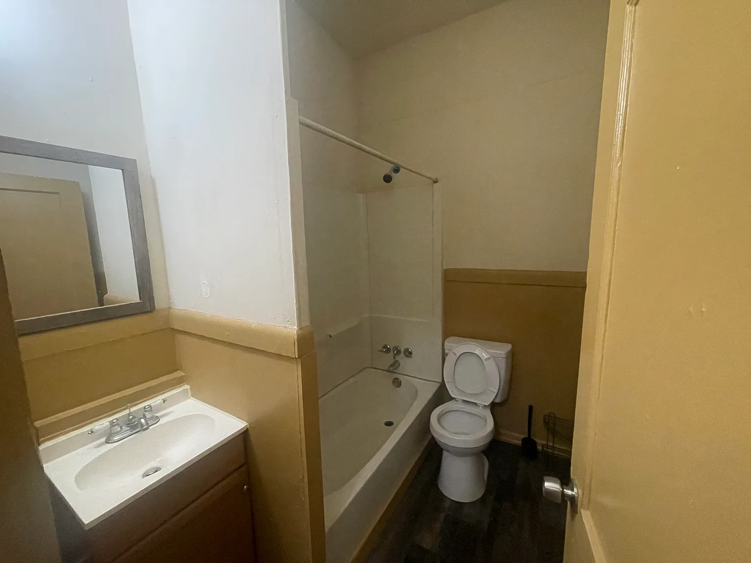 1 bed, 300 sqft, $800 — Photo 3