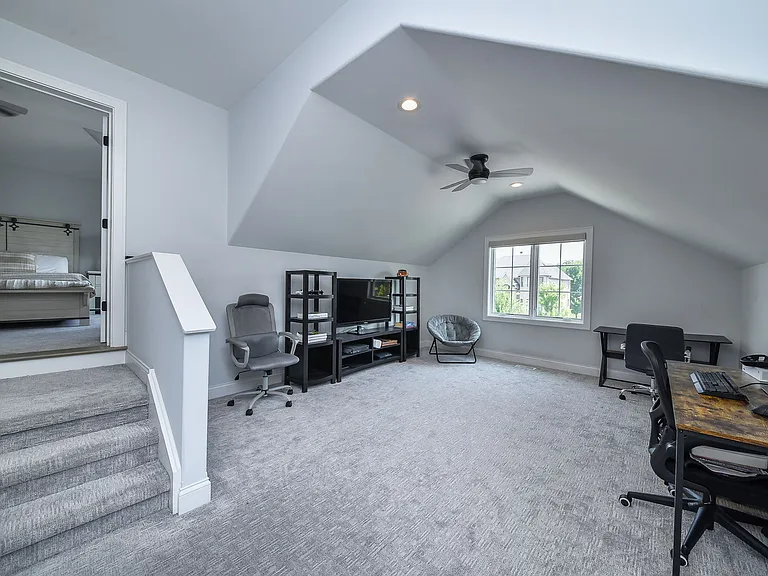2447 Sharon Ct — Photo 23