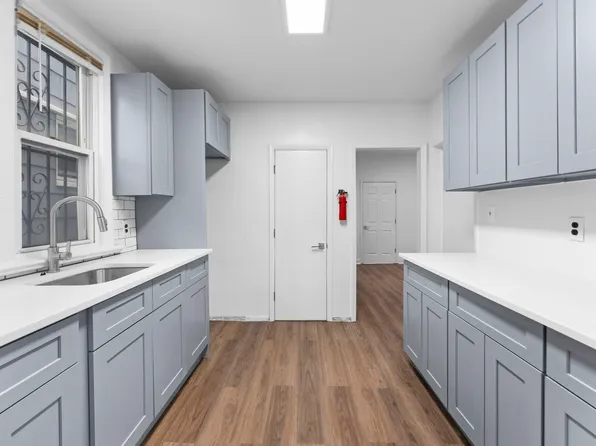 296 Pearsall Avenue image 9 of 18