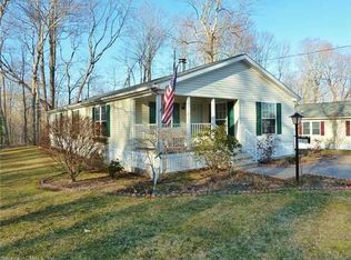 1 Boulder Trl, Killingworth, CT 06419
