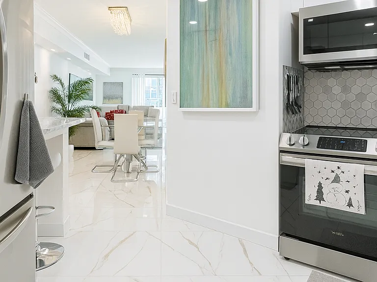 999 Brickell Bay Dr #710 — Photo 6