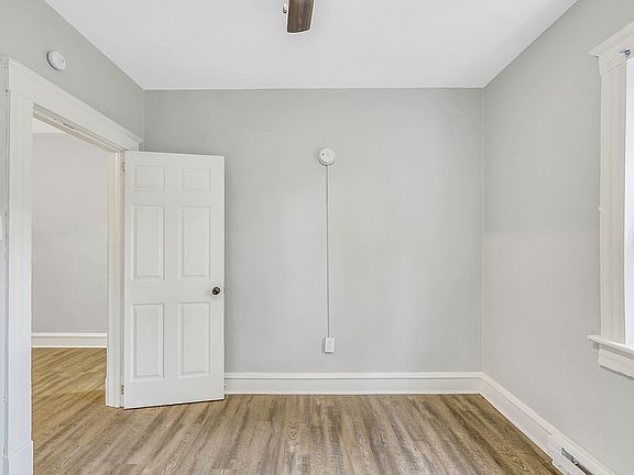 5th image of 23 E Beatty St #3