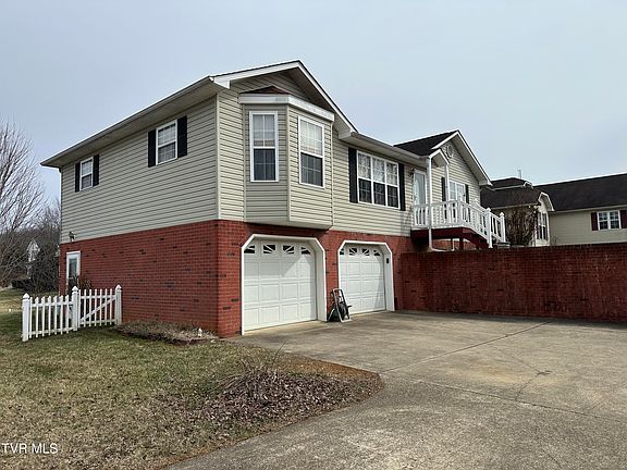 3rd image of 601 Mount Bethel Rd