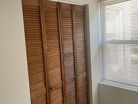 4th image of 8001 S Justine St #2