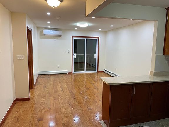 2nd image of 107 Hastings St #3