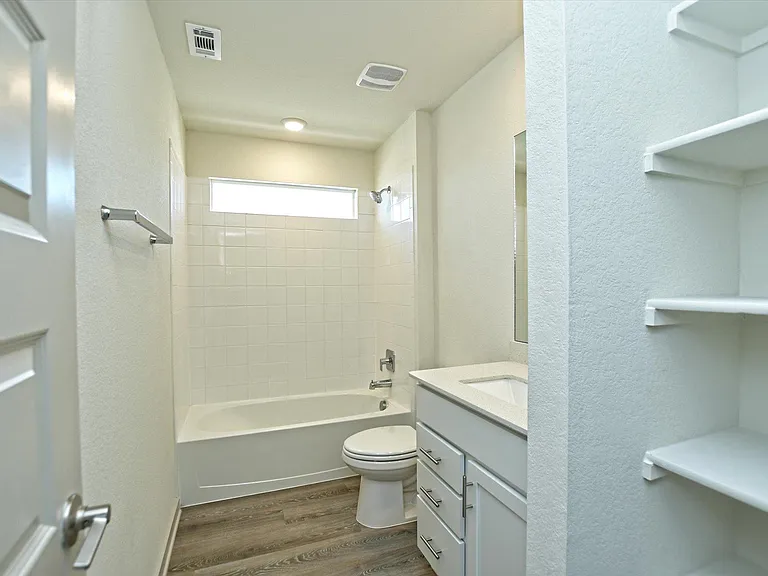 204 Merrick Rd — Photo 25