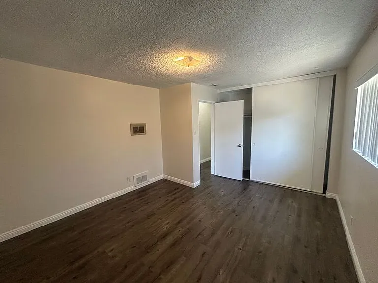 325 N Glendora Ave #3 — Photo 11