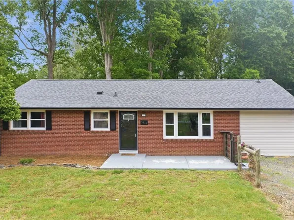 5414 Eastcrest Rd, Mc Leansville, NC 27301