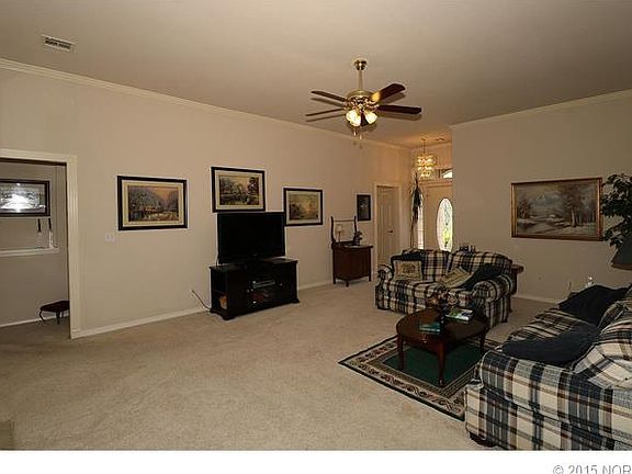 4th image of 17800 Oaklawn Dr
