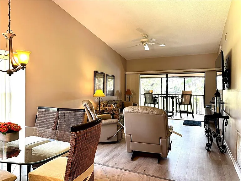 4644 Weybridge St #10 — Photo 7