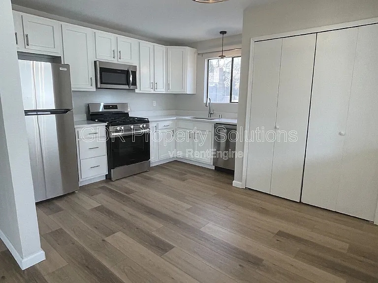 4733 Platinum Dr NE — Photo 20
