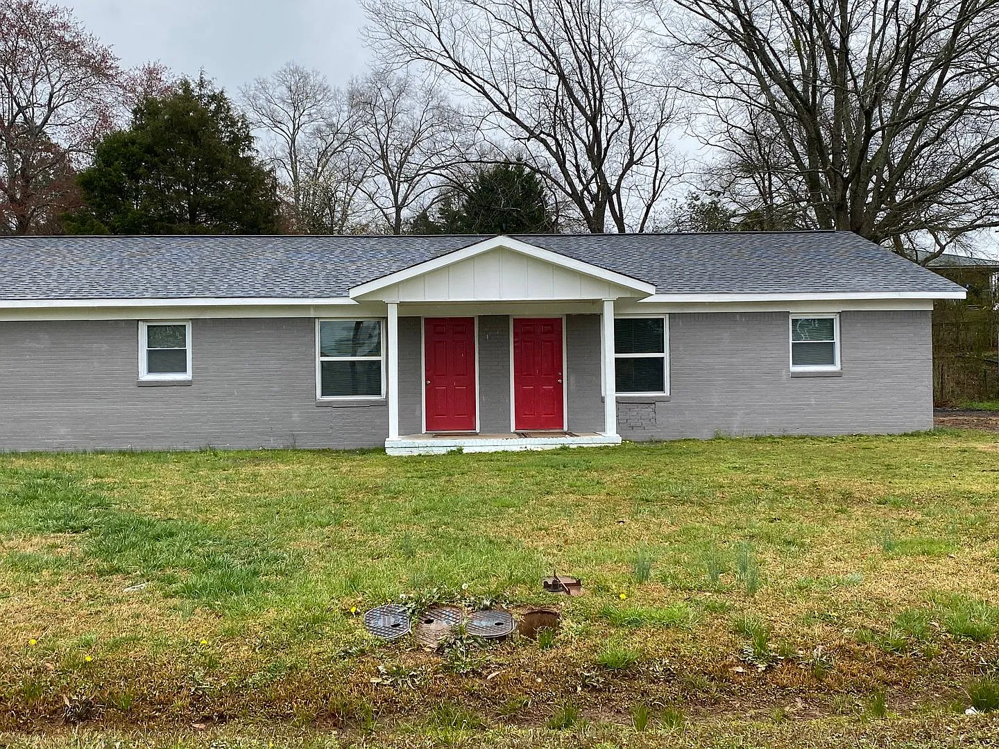415 Lowther Street — Photo 2