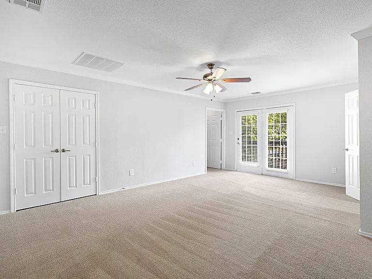1316 Edgefield Dr — Photo 2