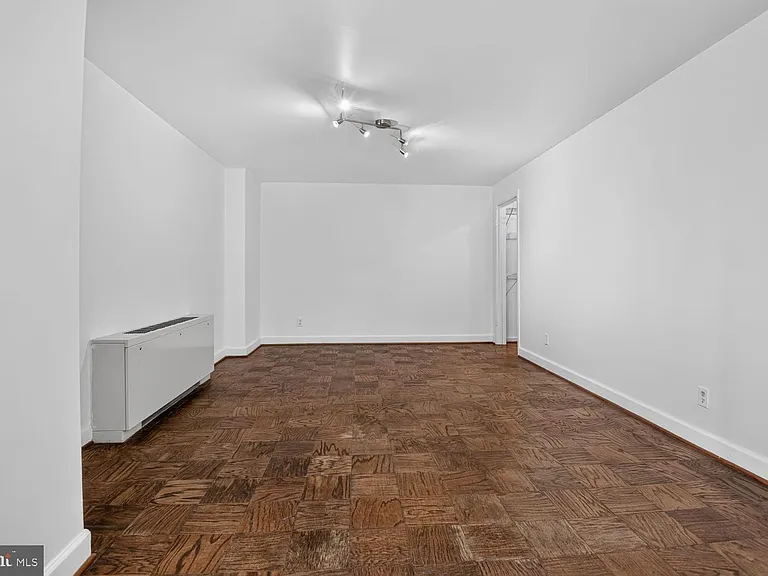 1210 N Taft St #105 — Photo 9