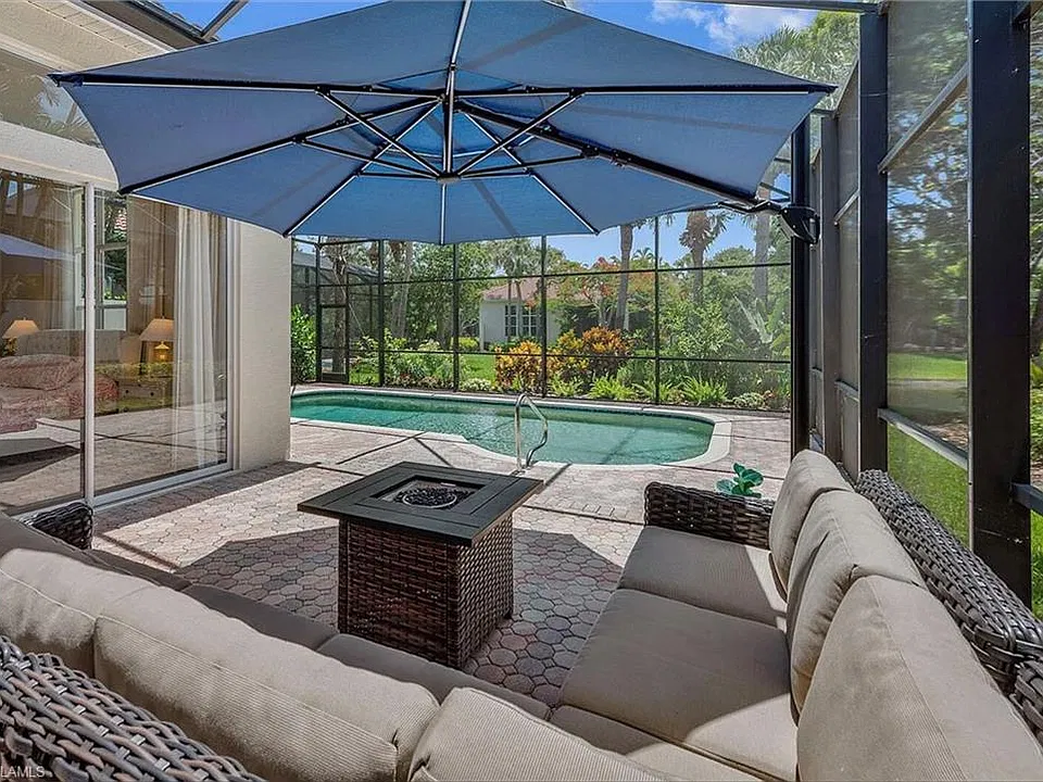 8556 Pepper Tree Way
